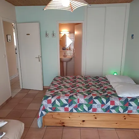 Holiday home Maison De A - Terrasse & Jardin - Animaux Acceptes - Fr-1-540-330