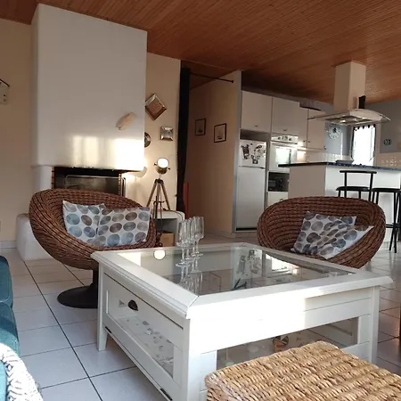 Holiday home Maison De A - Terrasse & Jardin - Animaux Acceptes - Fr-1-540-330 *